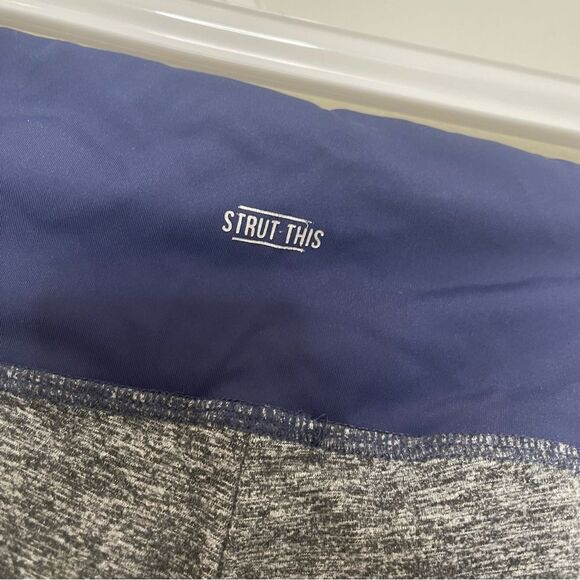 Strut This Black and Blue Leggings Size Medium - Picture 3 of 4